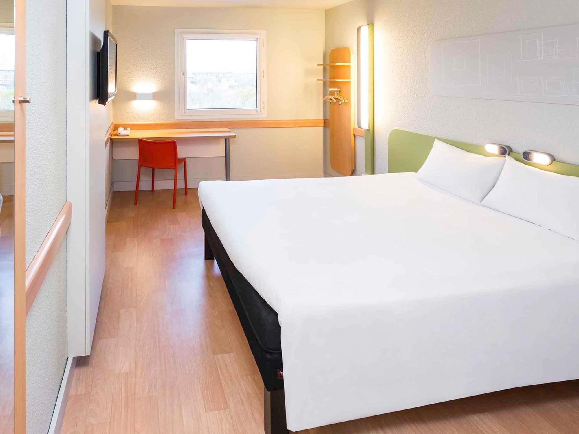 Standard Non Smoking Room One Double Bed,1730035872:JPEG